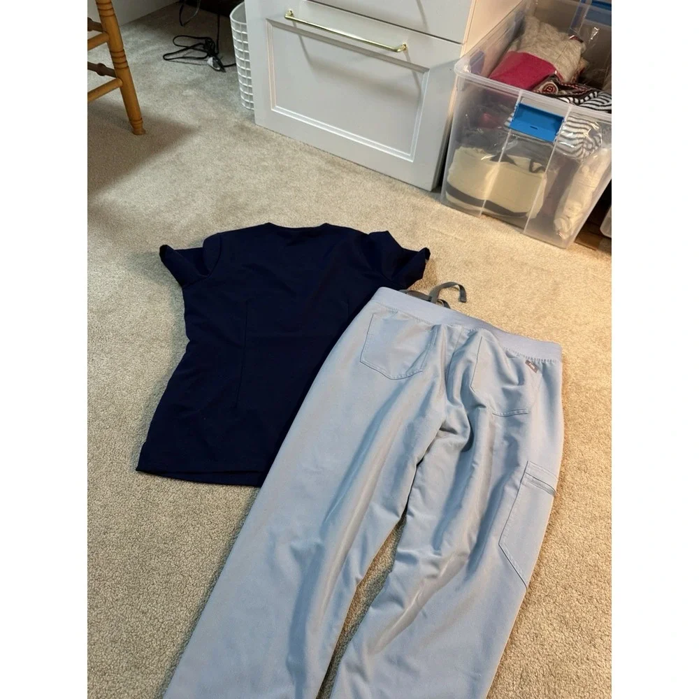 FIGS Technical Women Catarina Top M & Zamora Jogger Pants‎ L Navy & Blue Scrubs
